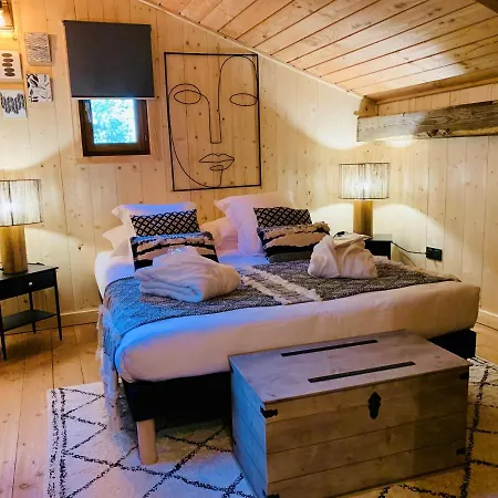 Domaine De Chalvêches 4*