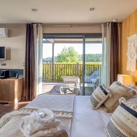 Hotel Domaine De Chalvêches 4* Faugeres (Ardeche)