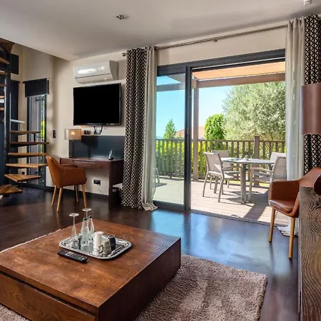 Domaine De Chalvêches 4* Hotel 4*