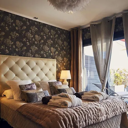 Domaine De Chalvêches 4* Faugeres (Ardeche)