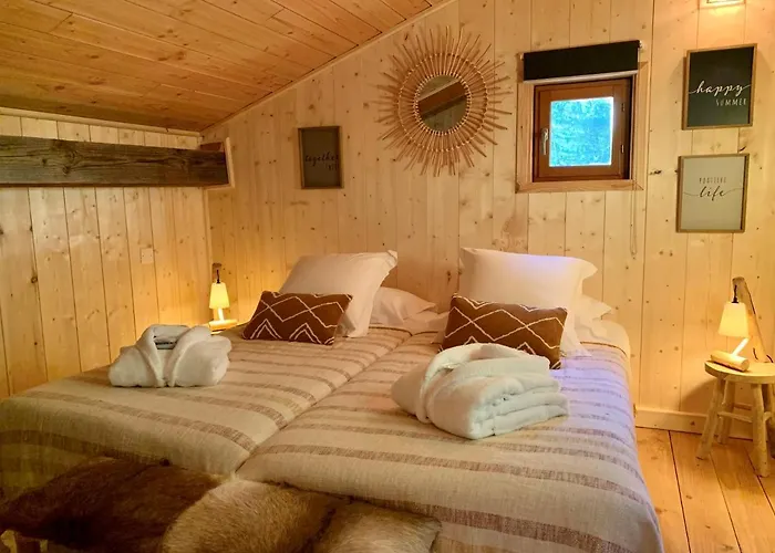 فندق Domaine De Chalveches 4* 4*