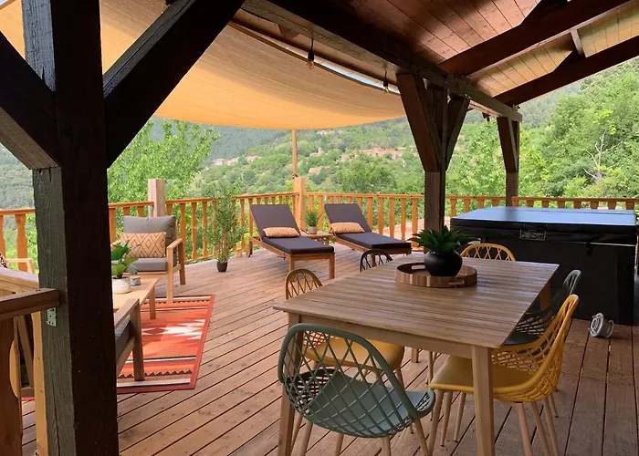 Domaine De Chalveches 4* Faugeres (Ardeche)