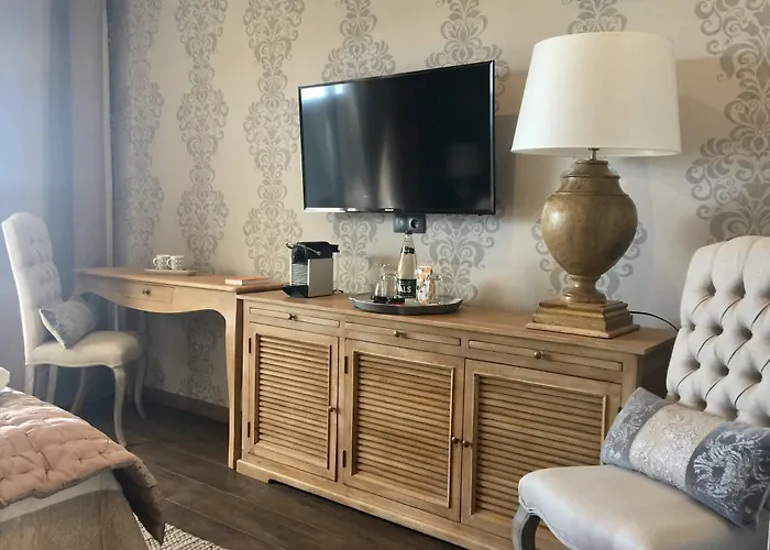 Domaine De Chalveches 4* 4* Faugeres (Ardeche)