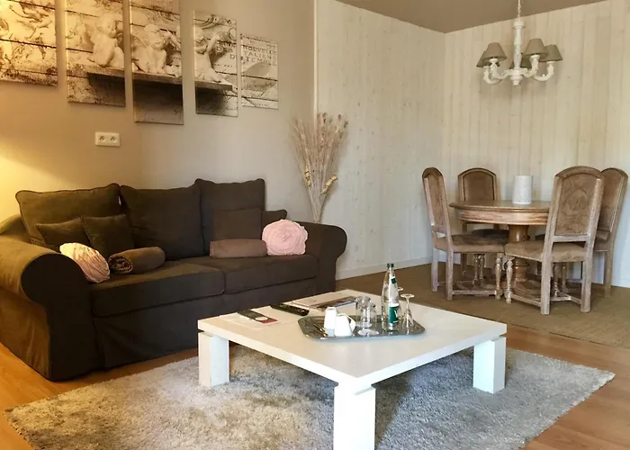 فندق Domaine De Chalveches 4* Faugeres (Ardeche)