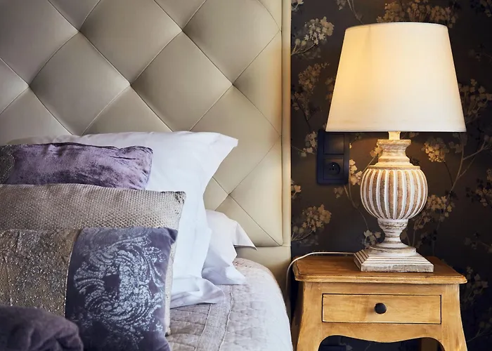 Domaine De Chalveches 4*