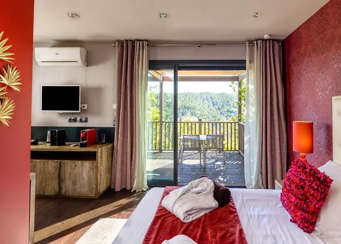 Domaine De Chalveches 4* فندق 4*