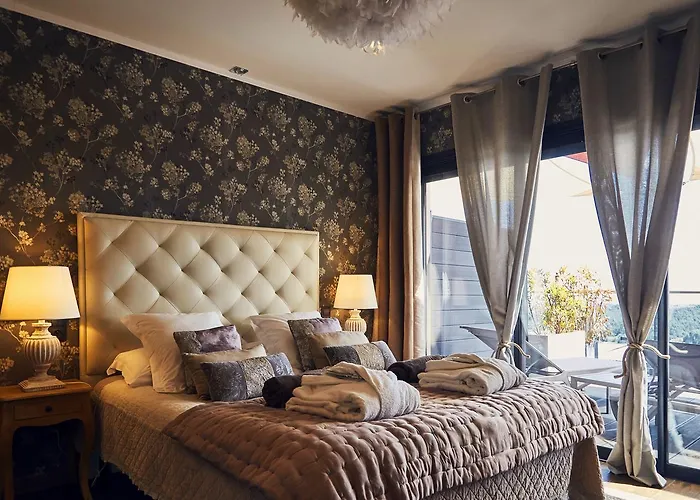 Domaine De Chalveches 4* Faugeres (Ardeche)