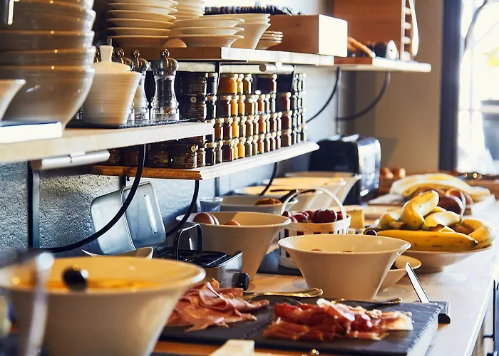 Domaine De Chalveches 4* فندق